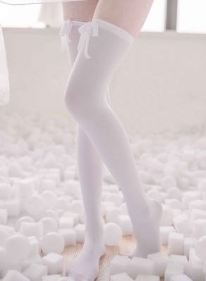 边吃奶边摸下面视频_4K完整视频观看