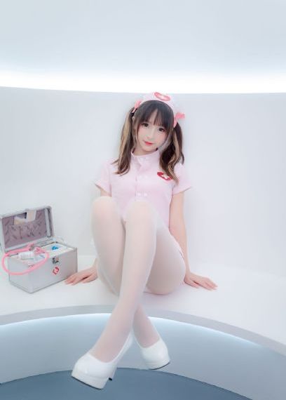 头等舱的特殊待遇_蓝光手机在线看