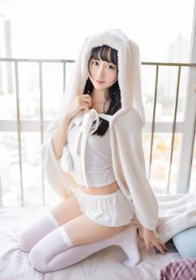 许娜京 深情触摸_国产剧免费观看超清