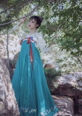 奥特曼免费观看中文版_爱奇艺VIP神马影院手机在线